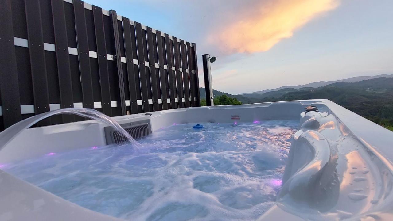 Gorica pri Slivnici Tanja S Holiday Home In Nature With Sauna And Hot Tub מראה חיצוני תמונה